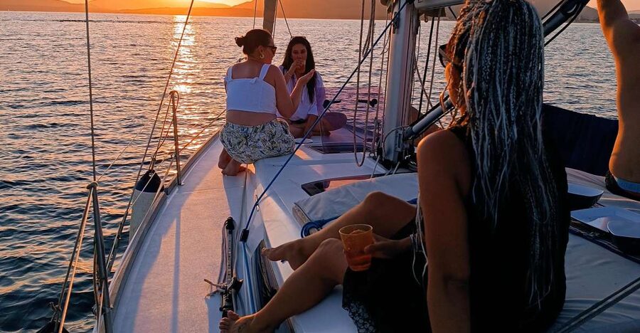 Alghero: Sunset Sailing Aperitif Experience - From Pier 5 to Rainbow: Getting on Board Without Stress