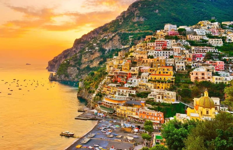 Amalfi: Sunset Boat Tour with Fruit and Drinks - Finding the right pier, spotting the orange umbrella