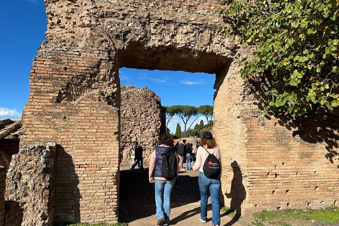 Ancient Rome Discovery: Colosseum, Forum, Palatine Guided Tour - A guide makes or breaks Colosseum and Forum tours