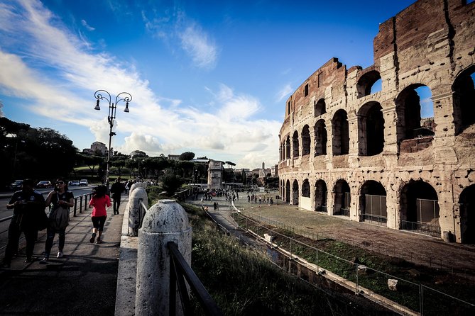 Ancient Rome Guided Tour: Colosseum, Forum and Palatine & Pick Up - Group pace, heat, and how to survive the walking