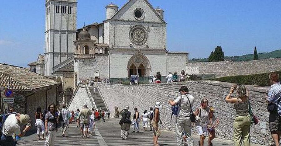 Assisi & Orvieto Day Trip from Rome - Lunch in the Umbrian countryside: included food, not included drinks