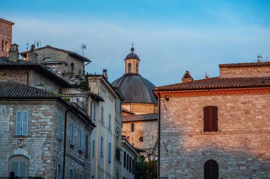 Assisi: Walking Tour with St. Francis Basilica Visit - Basilica of Saint Clare and San Francesco Piccolino: Franciscan Life Beyond the Main Stage