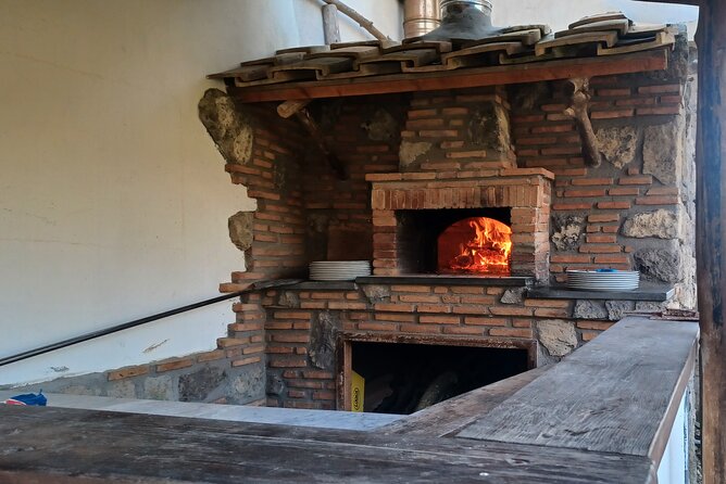Authentic Farm Tour with Pizza, Cheese, Wine & Limoncello Tasting - Mozzarella filatura and caciotta: watching, then tasting
