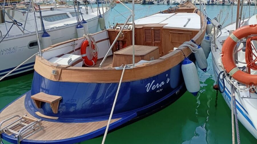 Bari by boat: admire the city from the sea with Aperitivo - The 1.5-Hour Rhythm: From the Historic Center to the San Nicola View