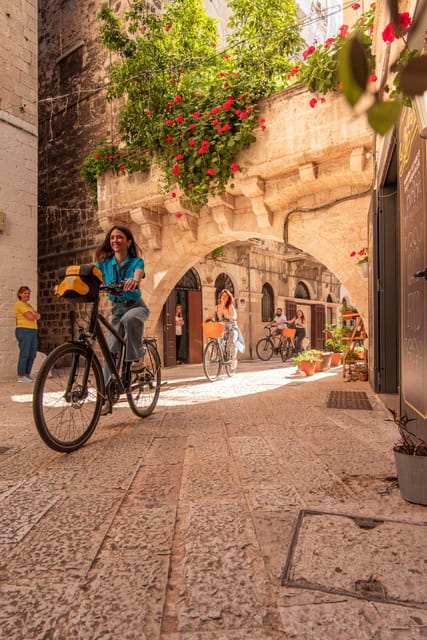 Bari: City Highlights Guided Bike Tour - Old Town loop: Saint Nicholas, Saint Sabinus, and the Swabian Castle exterior