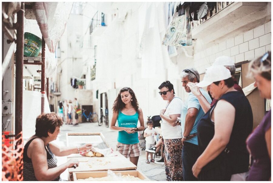 Bari: Guided Walking Tour - Meeting at Velo Service, right by Piazza Mercantile