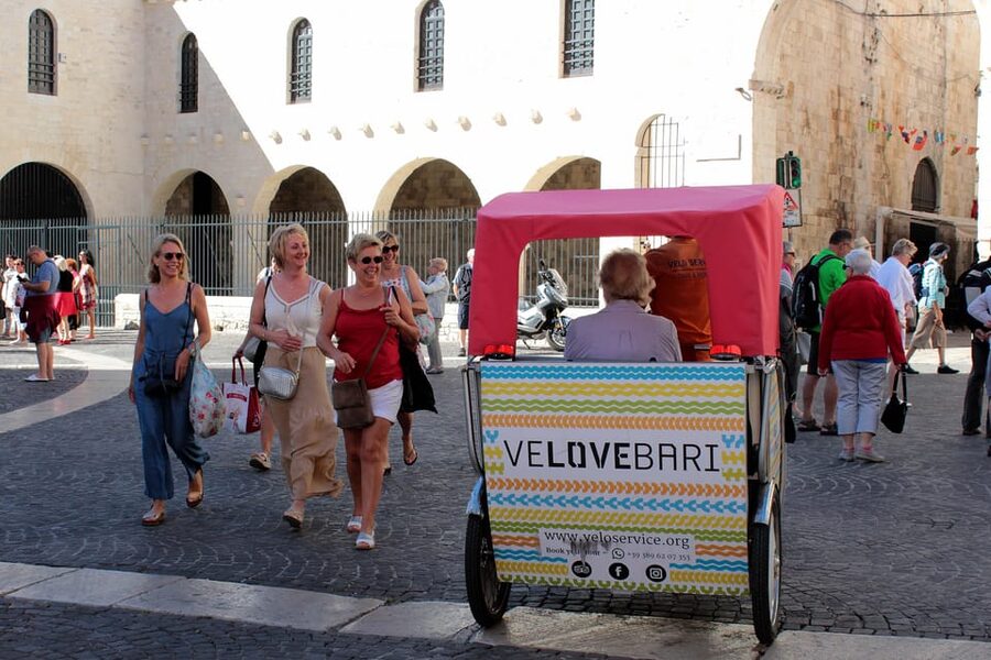 Bari: Old Town Guided Eco-Friendly Rickshaw Tour - Why an eco-friendly rickshaw works so well in Bari Vecchia