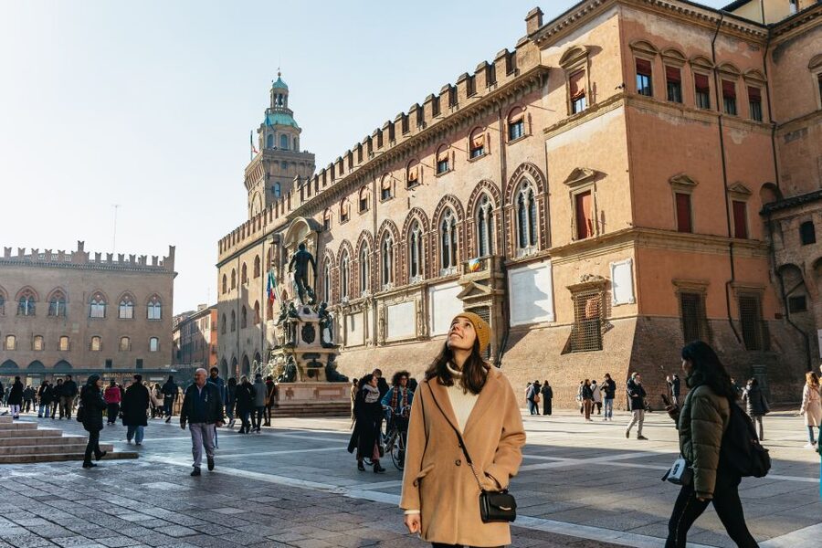 Bologna: City Center Walking Tour - Piazza della Mercanzia and Piazza Santo Stefano: short stops with personality