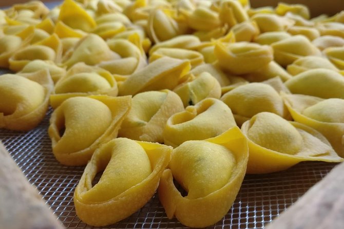 Bologna Food Tour from a local perspective - Stop 4: Piazza Maggiore Legends and Short Stops That Add Context