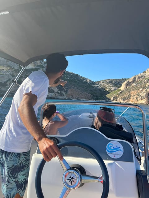 Cagliari: Devil's Saddle Boat Tour with Spritz and Chips - Spritz, chips, music, and why that small onboard snack is smart