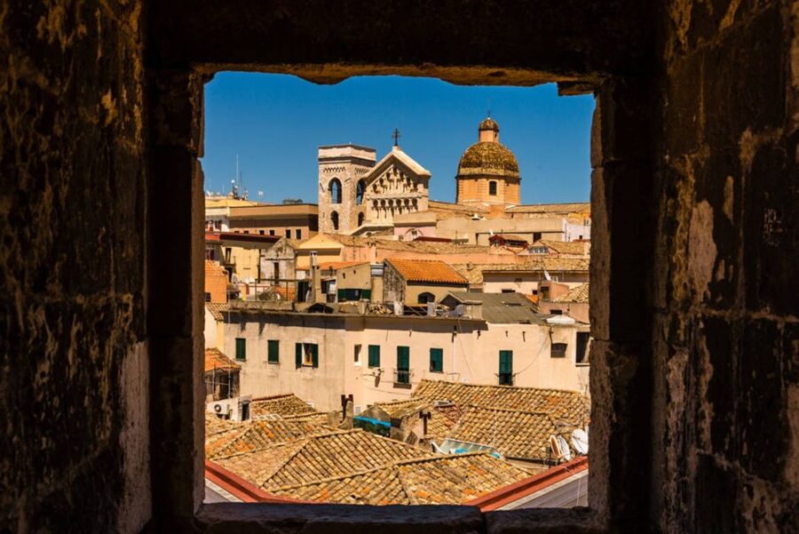 Cagliari: Walking Tour of the Old City - Why the guide makes or breaks the experience