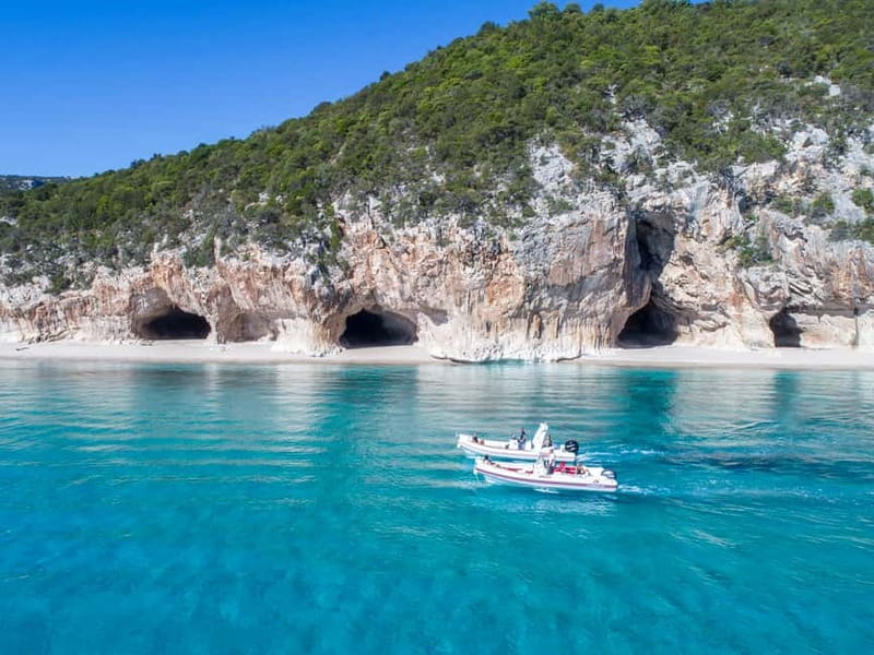 Cala Gonone: Dinghy Excursion to C. Mariolu and C. Goloritzè - Why a dinghy outing fits the Gulf of Orosei so well