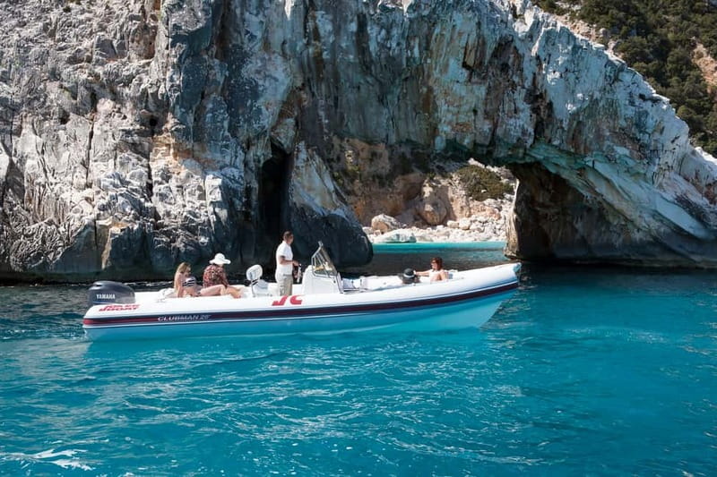 Cala Gonone: Dinghy Excursion to C. Mariolu and C. Goloritzè - Getting to the meeting point and making the check-in deadline