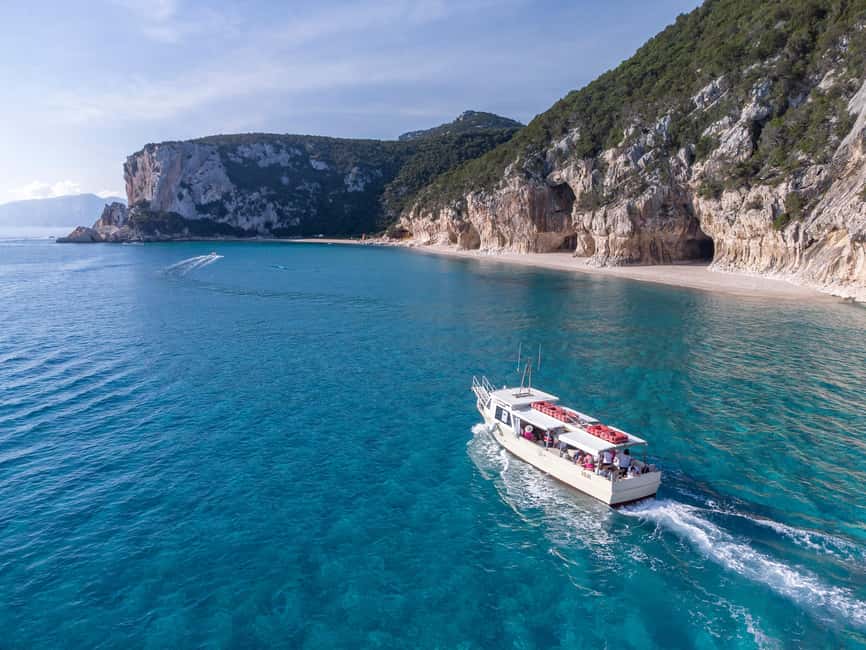 Cala Gonone: Grotta Bue Marino & Cala Luna Beach Boat Tour - Sea Ox Cave walk: Grotta del Bue Marino in about an hour
