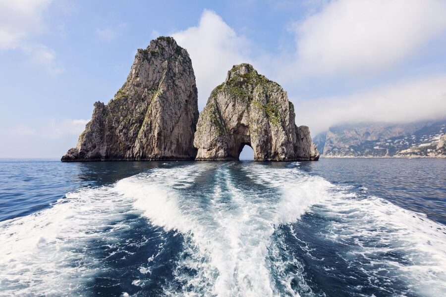 Capri: 2-Hour Boat Tour with Happy Hour - Happy Hour on the Water: Limoncello, Wine, Prosecco, and Snacks