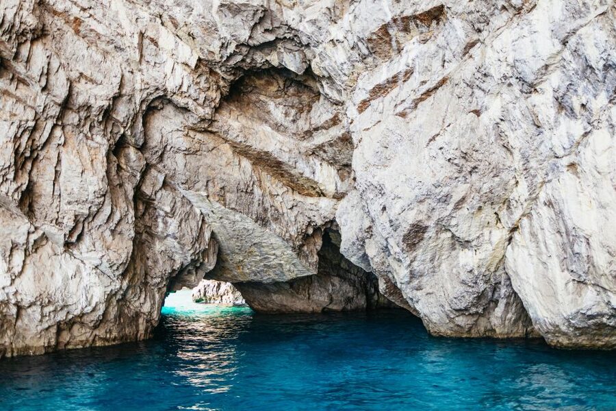 Capri: Island Boat Trip with Grottos - Choosing Seats for Better Photos and Easier Viewing