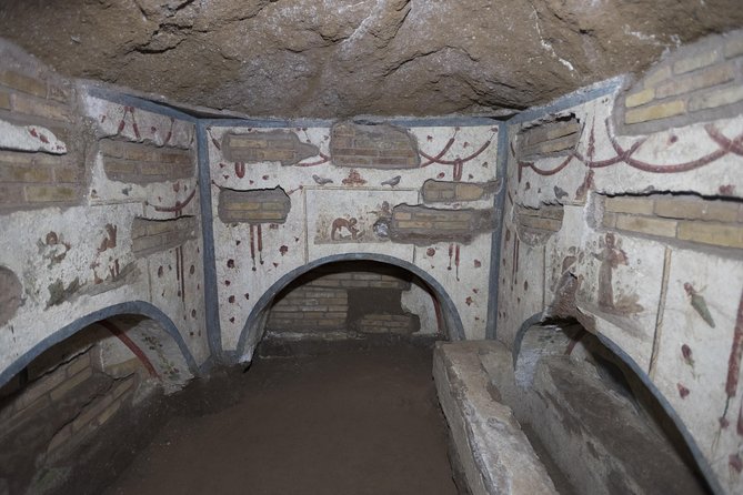 Catacombs Tour with Transfer - Optional Capuchin Crypt or Trevi - Making the most of the group size and English guidance