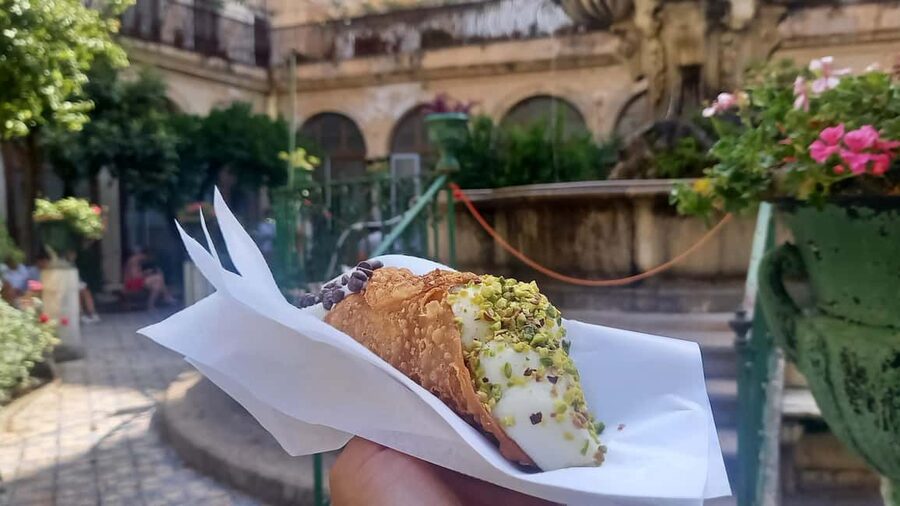 Catania: Street Food Guided Walking Tour - Portion size and pacing: come hungry, but plan for leftovers
