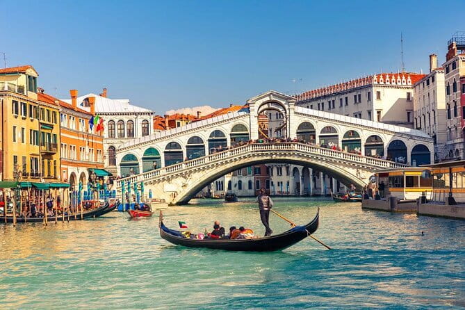 Chianti Wineries Tour with Tuscan Lunch and San Gimignano - Small Group, Guides Who Move With the Day