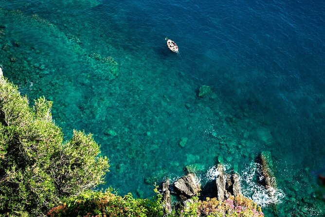 Cinque Terre Hybrid Boat Tour from Monterosso - Stop-by-stop from the water: what each 30 minutes is good for