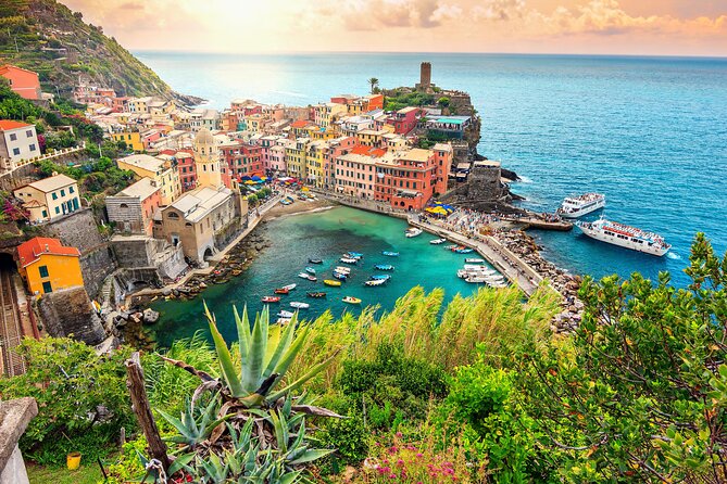 Cinque Terre Small Group or Private Day Tour from Florence - Manarola: Short Orientation, Big Views, and a Shared Boat Ride