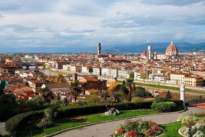 City Sightseeing Florence Hop-On Hop-Off Bus Tour - Audio guides, the app, and onboard Wi-Fi, what actually helps you