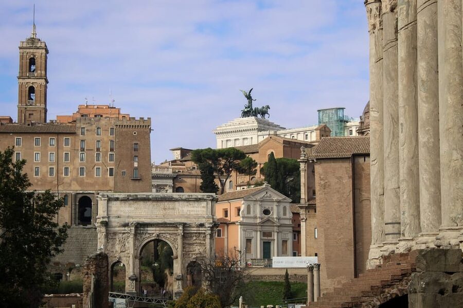 Colosseum Entry with digital audioguide and arena option - Roman Forum and Palatine Hill: the SUPER Sites stops that add depth