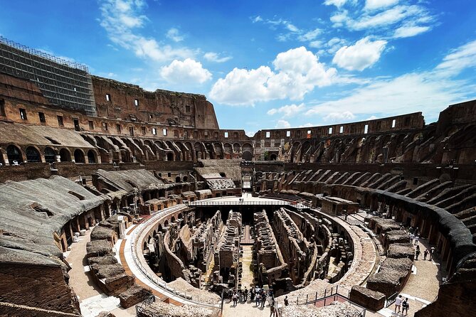 Colosseum, Palatine Hill and Roman Forum with Guided Tour - Entering the Colosseum with reserved tickets and real explanations