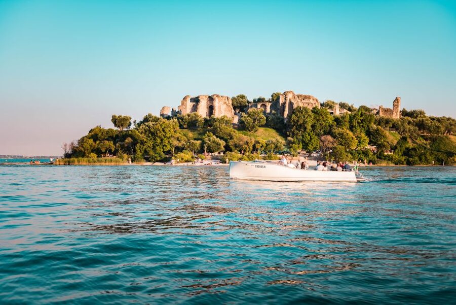 Desenzano del Garda: Sunset Boat Trip at Sunset with Drink - What the 75 minutes feels like (and how to manage your time)