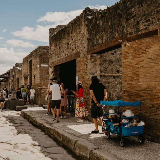 Discover Pompeii: French Walking Tour of the Buried City - Key things to know before you go
