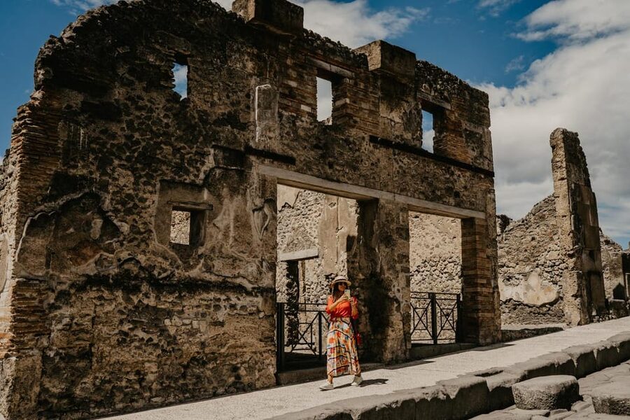Discover Pompeii: French Walking Tour of the Buried City - Why this French 2-hour Pompeii walk is a smart choice