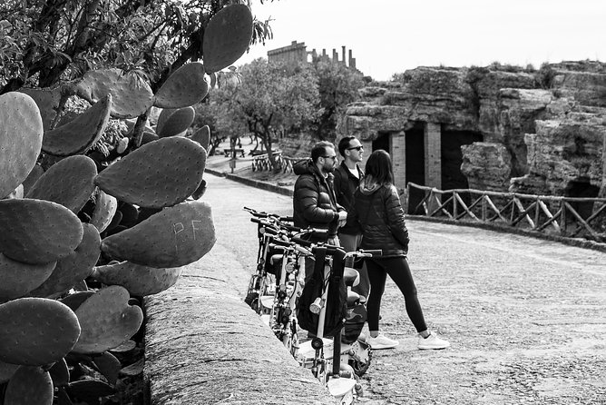 Electric scooter tour inside the Valley of the Temples Agrigento - Crowds, scooter lanes, and how to ride when walkers wander