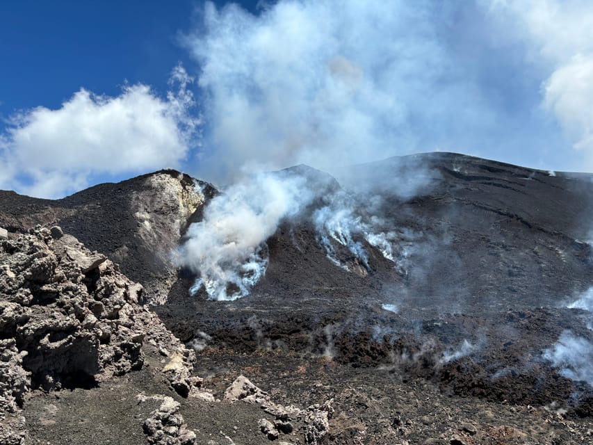 Etna excursion to 3000 mt. with cable-car and jeep 4x4 - Cable car to 2,500 m, then a 4x4 jeep to the hiking zone