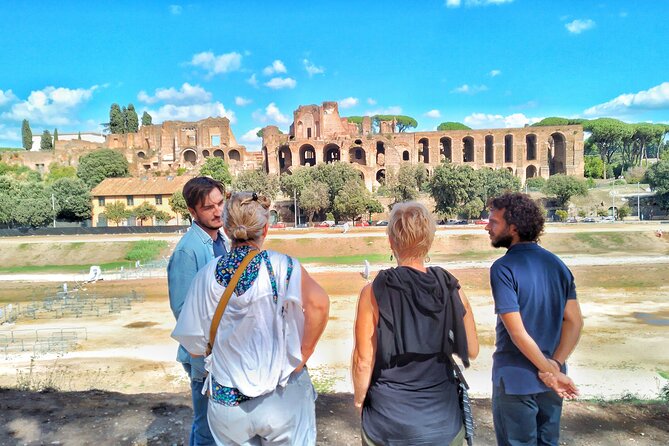 Exclusive Golf Tour Private VIP with Local & Gelato o Wine - Stop 1: Trevi Fountain, the aqueduct story behind the chaos
