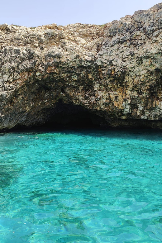 EXCURSION VISIT TO THE SANTA MARIA DI LEUCA CAVES - Cruising along Santa Maria di Leuca: what you actually see