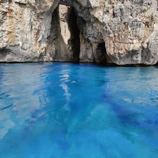 EXCURSION VISIT TO THE SANTA MARIA DI LEUCA CAVES - Getting on board with Leucamarine at the tourist port