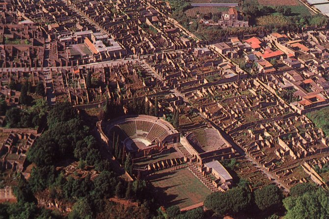 Explore Pompeii Half Day Highlights Tour with Pickup from Naples - Casa dei Vettii: the fresco stop you will actually want to remember