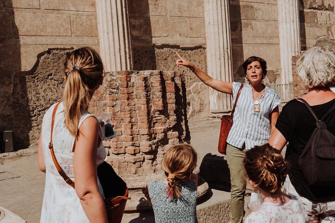 Explore Pompeii with an Archaeologist - Pompeii makes more sense when you walk with an archaeologist
