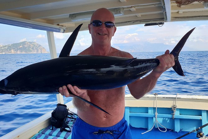 Fishing and Tourism in Capri - How the fishing works offshore: bottom fishing, bait, and real instruction
