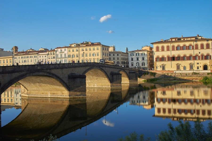 Florence: 2-Hour Guided Sightseeing Bike Tour - The guides make or break it, and the pattern is strong