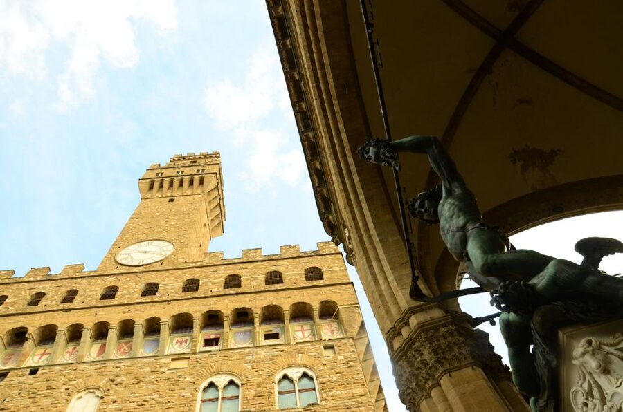 Florence: 2-Hour Guided Sightseeing Bike Tour - Piazza della Repubblica and the center’s public energy