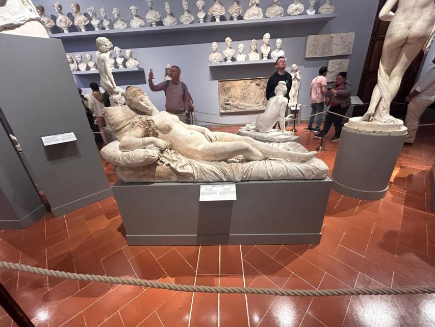 Florence: Accademia Gallery David Entry & Audio Guide App - POP GUIDE app reality check: headphones, data, and museum maps