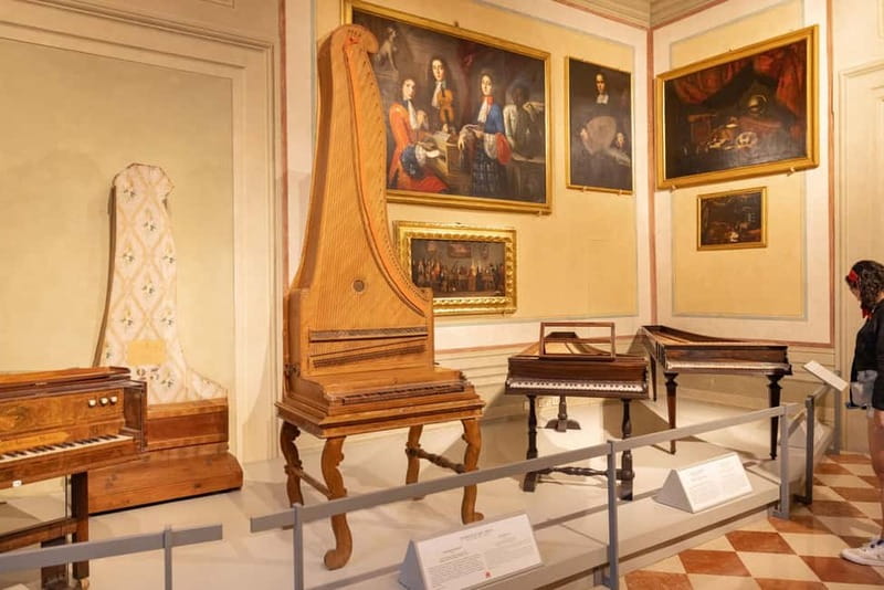Florence: Accademia Gallery Skip-the-Line Guided Tour - Timing matters: viewing David and closeness to the artwork