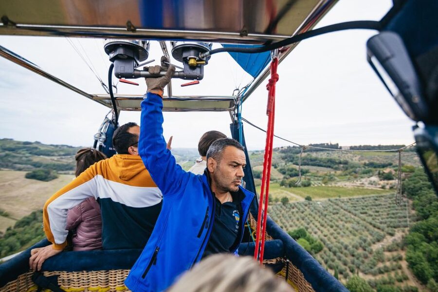 Florence: Balloon Flight Over Tuscany - Landing Like a Pro: Champagne, Light Breakfast, and the Moment It Clicks