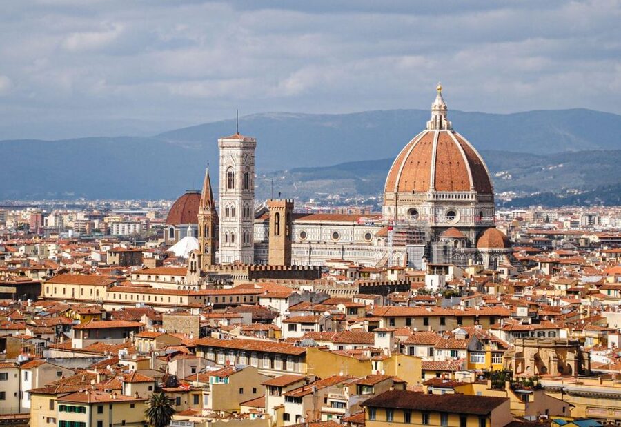 Florence: Brunelleschi's Dome Climb Entry Ticket & Duomo - Duomo Santa Maria del Fiore interior: frescoes, stained glass, and the crypt