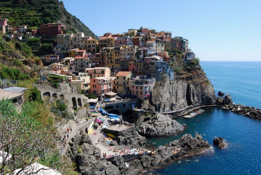 Florence: Cinque Terre Day Trip with Optional Street Food - Vernazza: the harbor village where wandering pays off