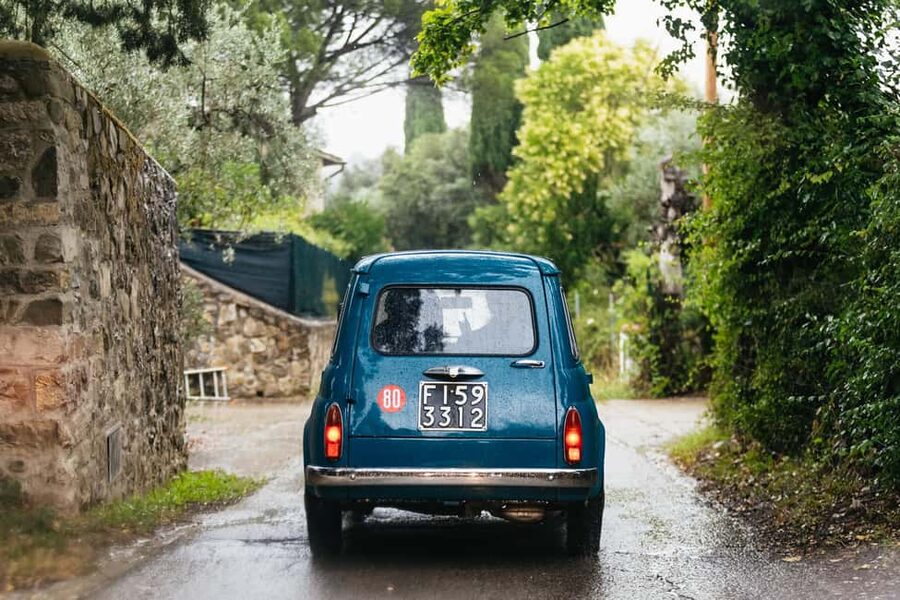 Florence: Countryside Vintage Fiat 500 Driving Tour - Safety, radios, and what to consider before you take the wheel