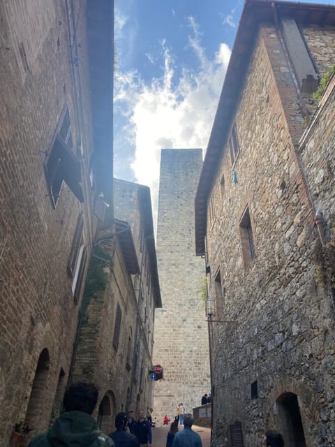Florence: Day Trip with Free Time in San Gimignano and Siena - Getting Oriented At Piazzale Montelungo In Florence