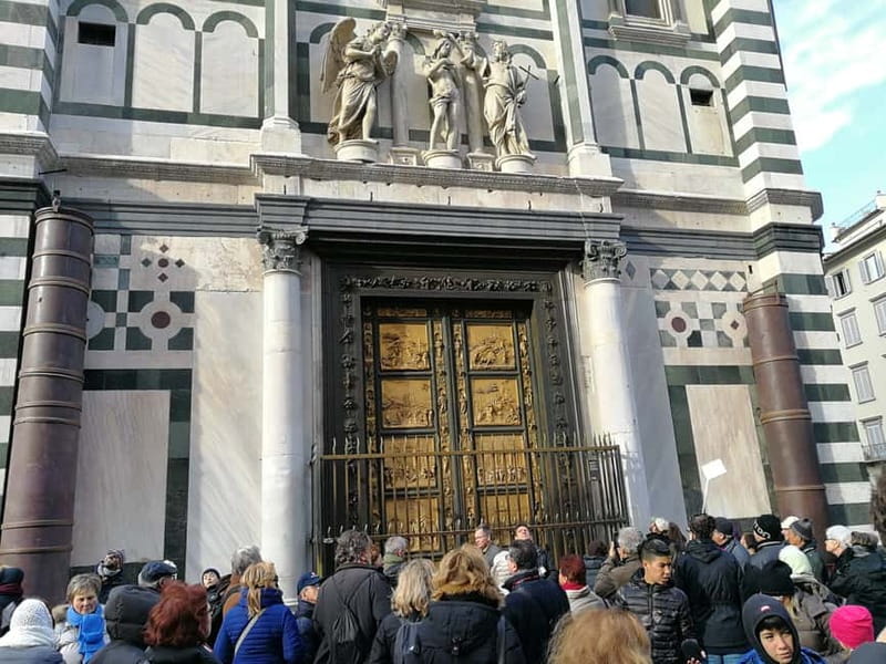 Florence: Duomo Area Tour and Brunelleschi Dome Climb Ticket - Meeting at Panerai and getting in fast