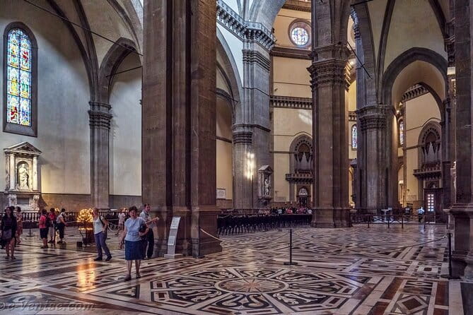 Florence Duomo Cathedral with Host & Audio Guide (Interior Only) - The meeting point flow and the host’s role once you’re inside
